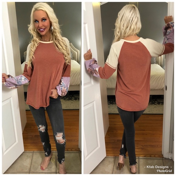 🥰LAST 1! Color Block Bubble Sleeve Tunic! 💐 - Picture 3 of 8